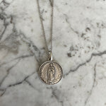 Cargar imagen en el visor de la galería, Medalla Vg redonda plata italiana
