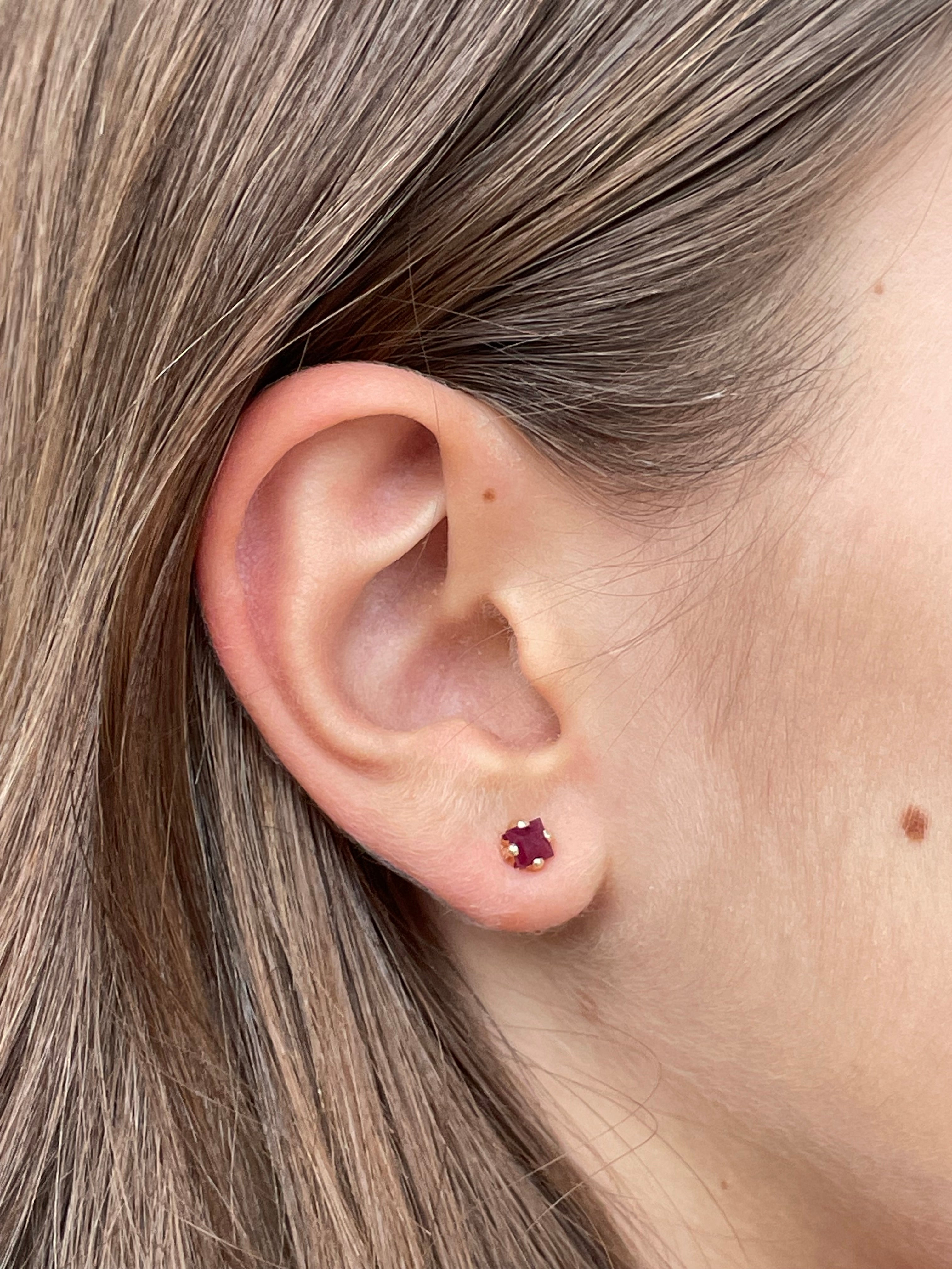 Aretes Rubi cuadrado