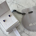 Cargar imagen en el visor de la galería, Aretes rectangulares de zafiro y oro blanco
