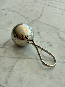 Sonaja para Bebé con detalles – Hilo de Plata - Main Image