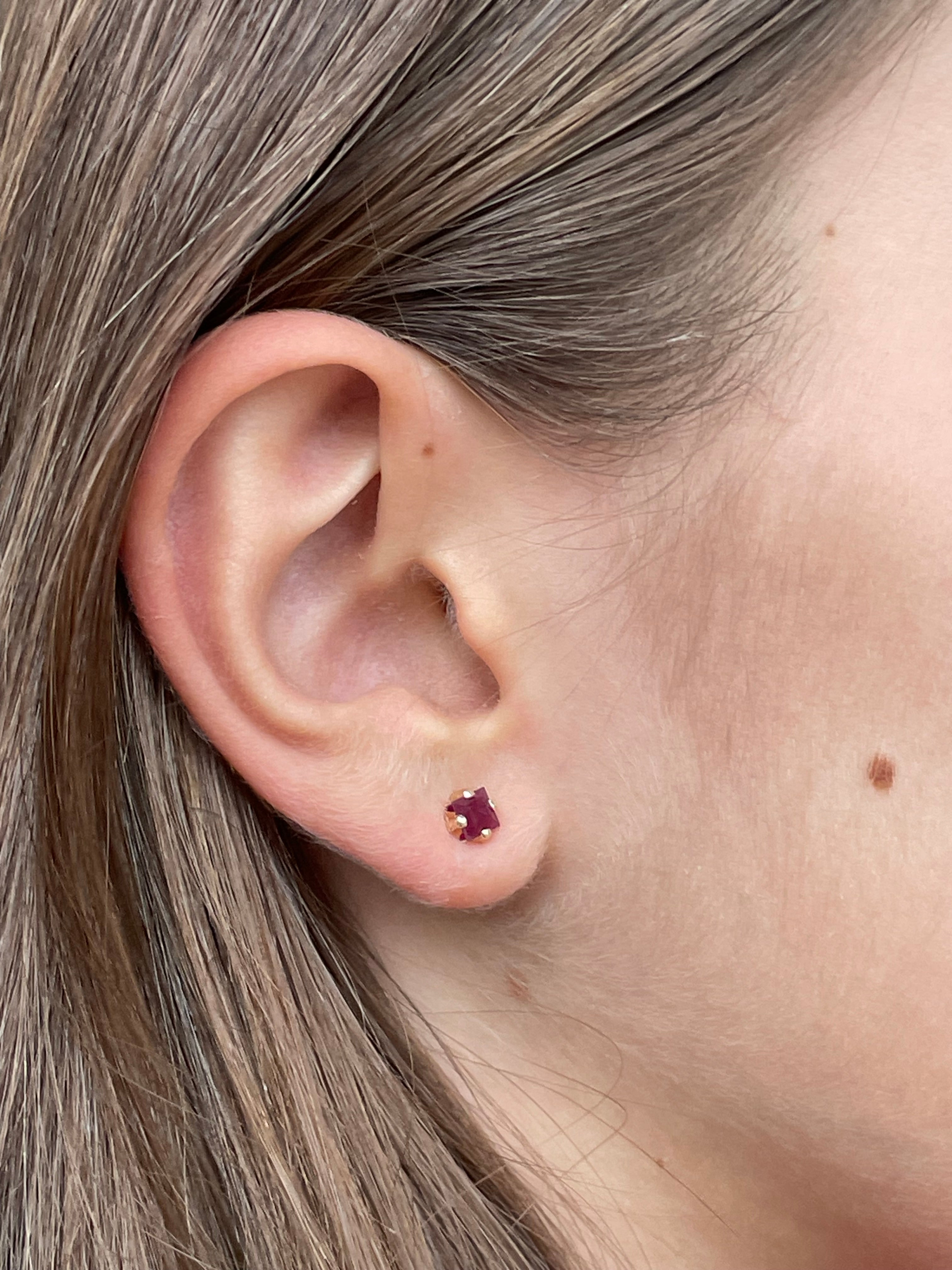 Aretes Rubi cuadrado