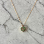 Cargar imagen en el visor de la galería, Collar de corazón con esmeraldas
