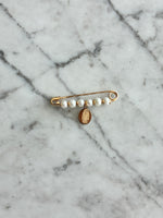 Cargar imagen en el visor de la galería, Pin de oro con perlas
