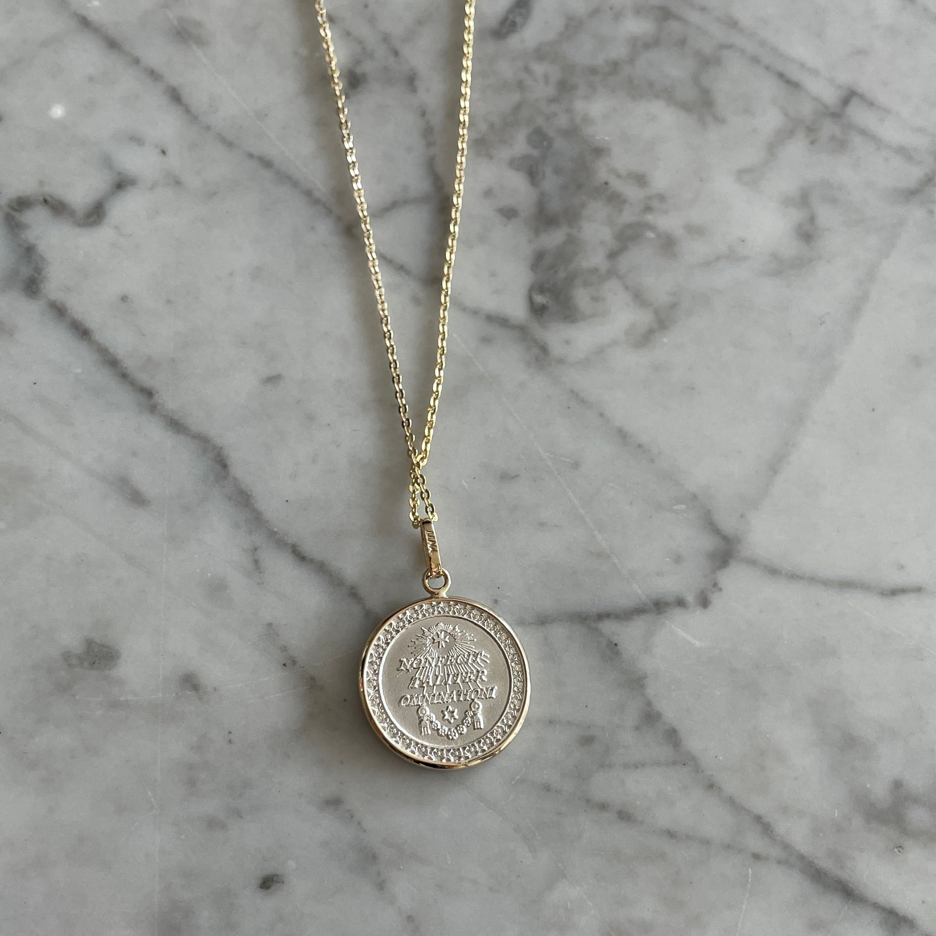 Cadena Medalla VG en Plata & Bisel Oro