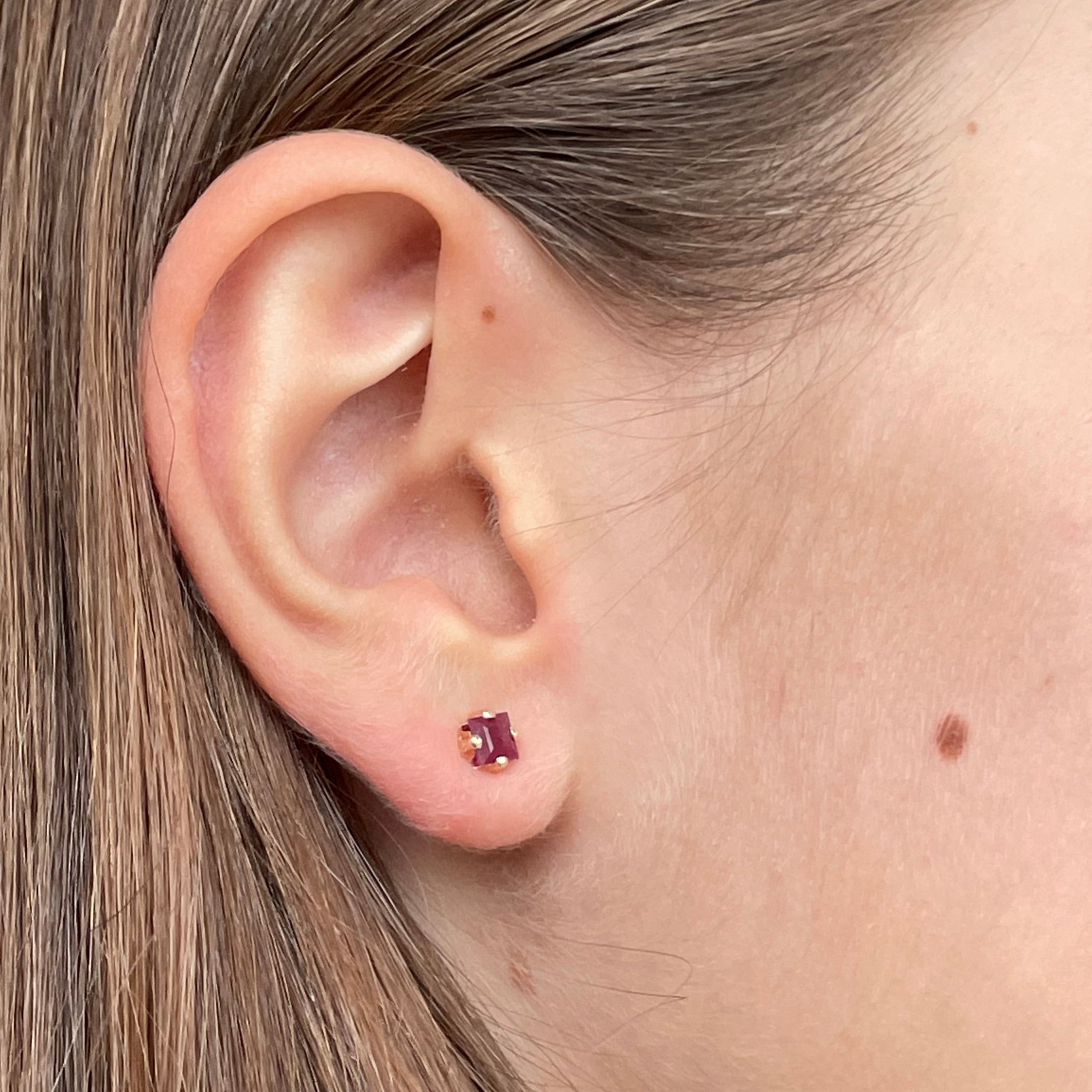 Aretes Rubi cuadrado