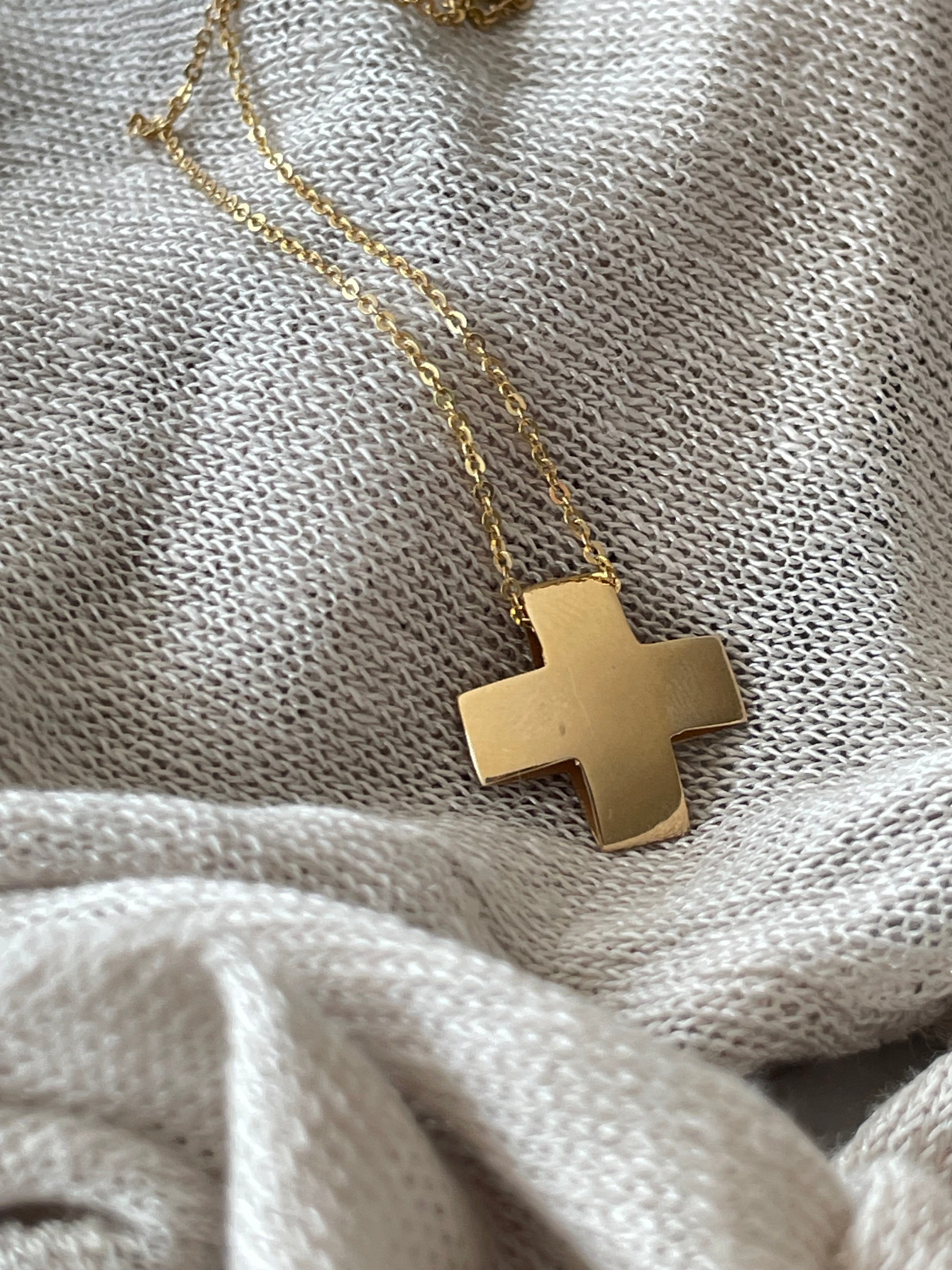 Cruz Moderna con Cadena - Oro 14k