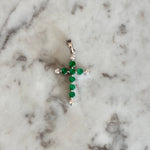 Cargar imagen en el visor de la galería, Cruz esmeralda con diamantes
