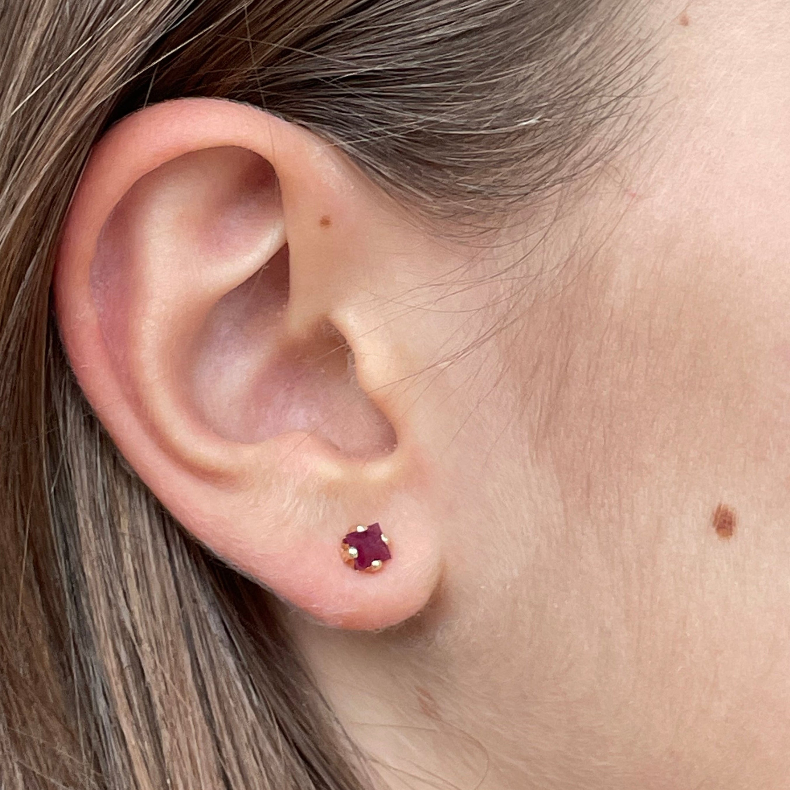 Aretes Rubi cuadrado