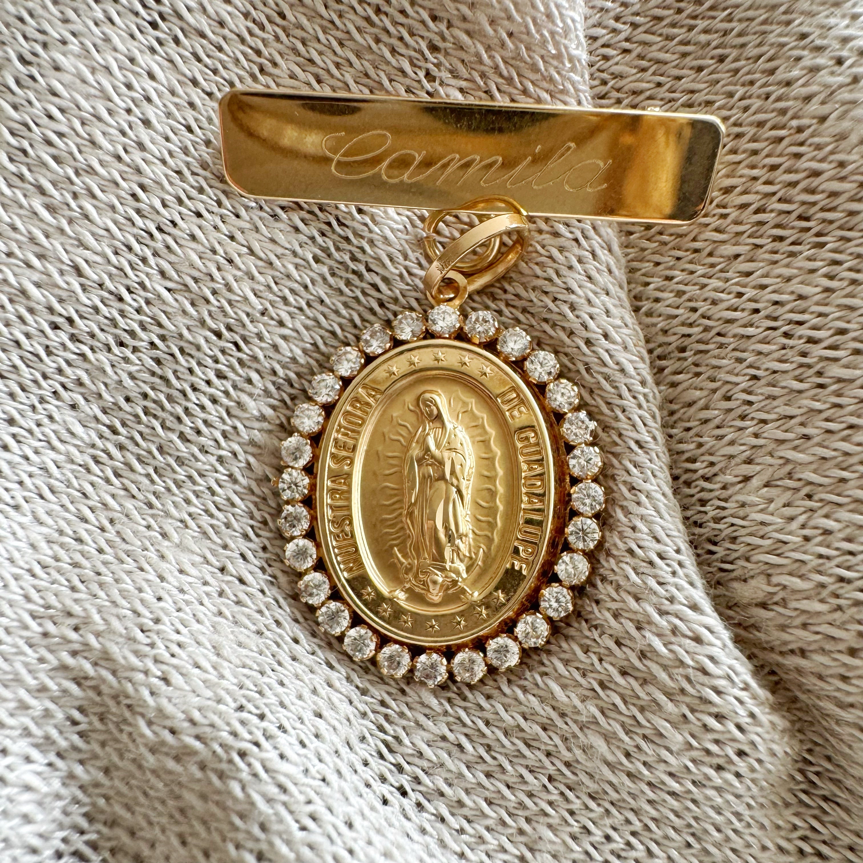 Barra con medalla con Cristales