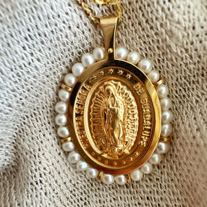 Medalla grande ovalada perlas VG