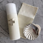 Cargar imagen en el visor de la galería, Kit Bautizo Cruz Plata Esterlina - Lino ivory
