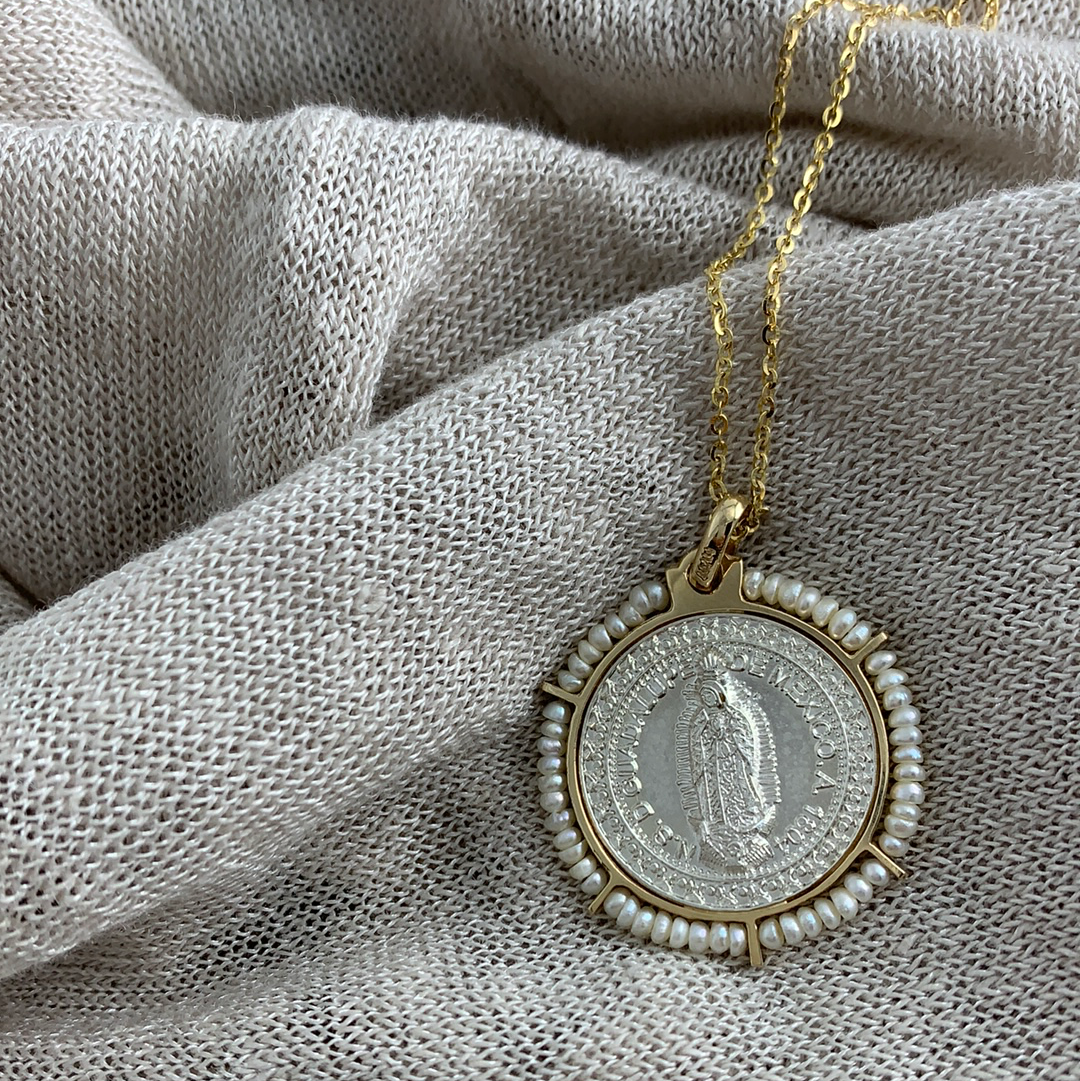 Cadena & Virgen de Guadalupe Redonda en Plata con Oro y Perlas