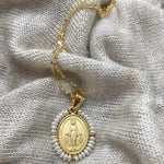 Cargar imagen en el visor de la galería, Cadena  con Virgen Milagrosa - Oro 14k &amp; Perlas
