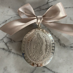 Cargar imagen en el visor de la galería, Medallón Virgen de Guadalupe 6cm - Baño de Plata
